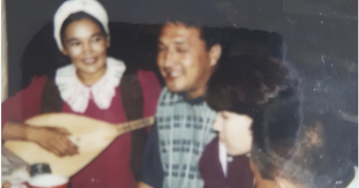 Жатыр ғой бітеу жара ішімізде: Жанар Айжанова марқұм күйеуін еске алды