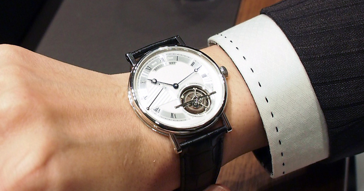 Астанада құны бір бөлмелі пәтерге тең болатын сағат ұрланды