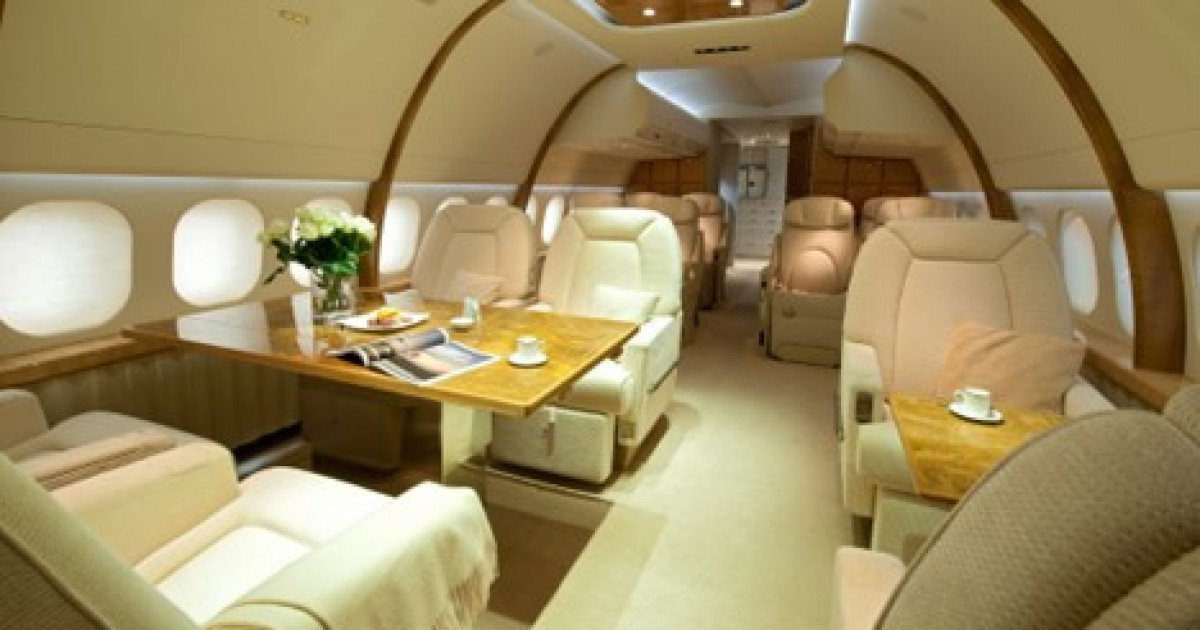 Бай адамдар жеке ұшақтарын такси сияқты пайдаланады