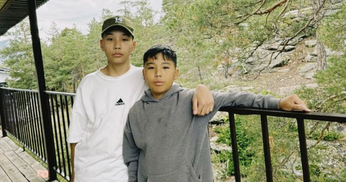 Әкеден ерте айырылған екі оқушысы сапалы білім алып, анасына көмектесуді армандайды