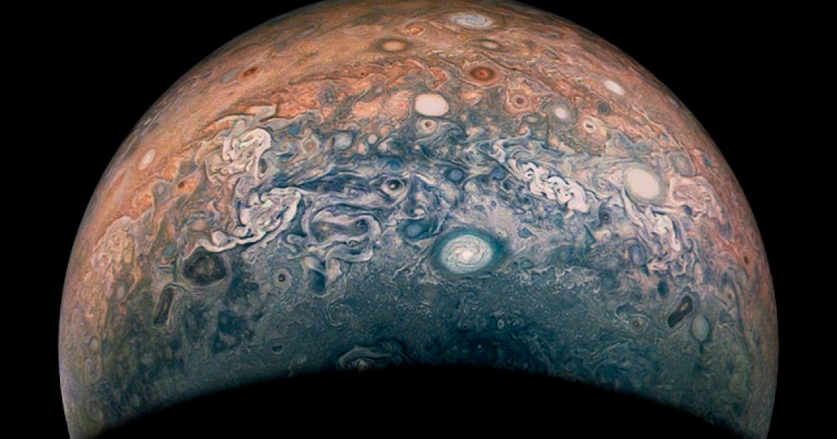 NASA Юпитердің таңғажайып суреттерін жариялады