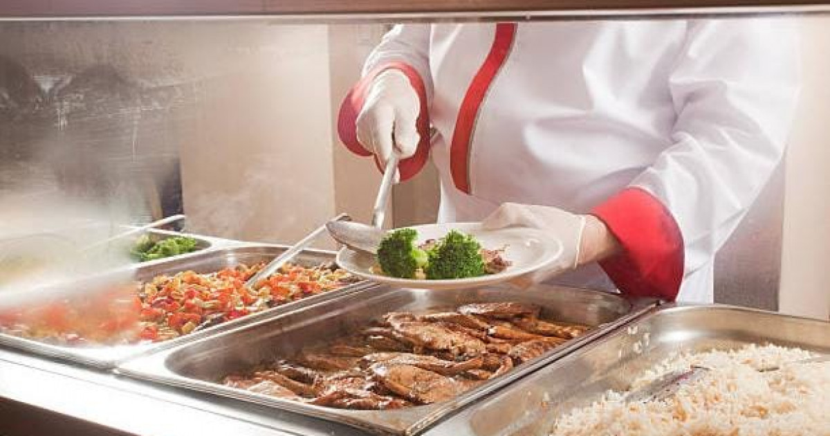 Оқушыларға сапасы күмәнді, арзан тамақ беруге жол бермейміз – Тоқаев