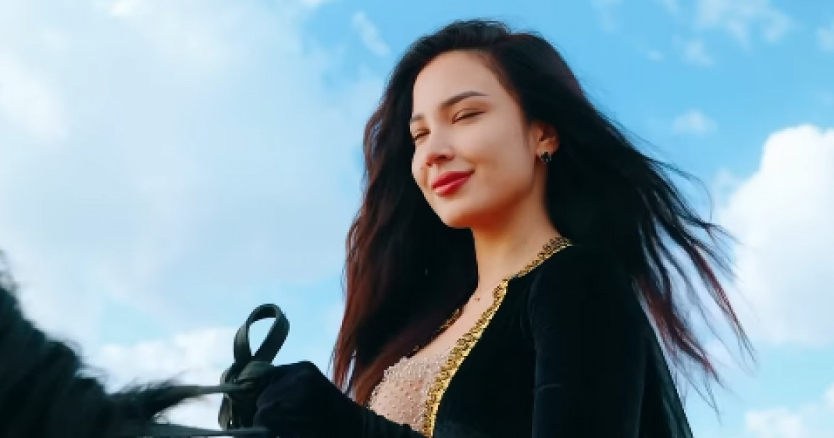 Ол - мен емес: Танымал блогер Сабина Мовлаева көпшіліктің айыптауына тағы жауап берді