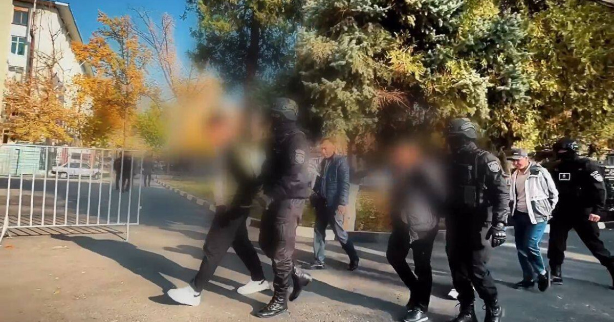 Шымкентте алаяқтар жоқ брендтік заттарды миллион теңгеге сатқан