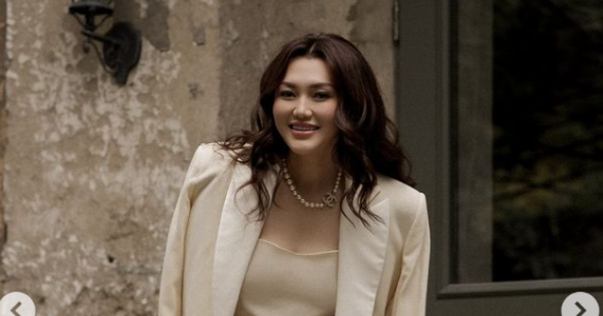 «Жыл тойы болады»: әнші Ерке Есмахан той жасайтынын айтты