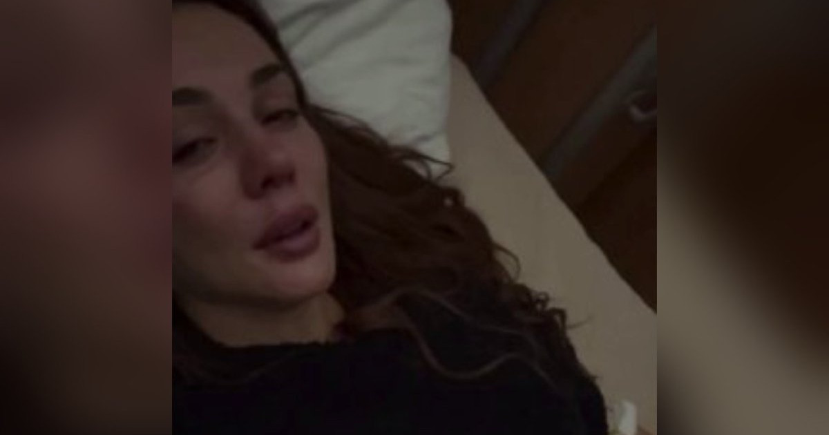 «Бұрынғы күйеуі өзіне қол жұмсаған»: әнші Анна Седокова ауруханаға жеткізілді