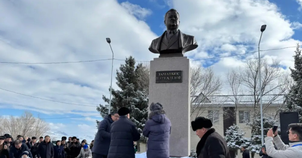 Кеген ауданында Заманбек Нұрқаділовке ескерткіш ашылды
