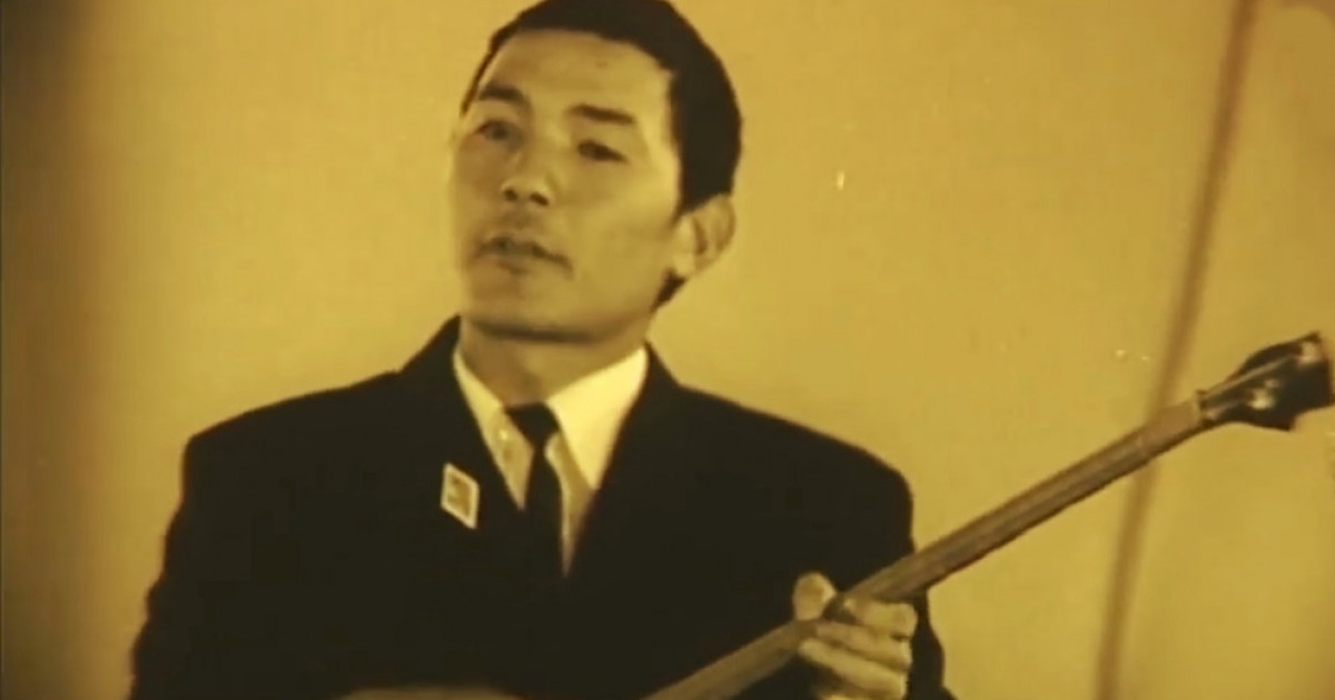 Көшеней жырау кім еді?