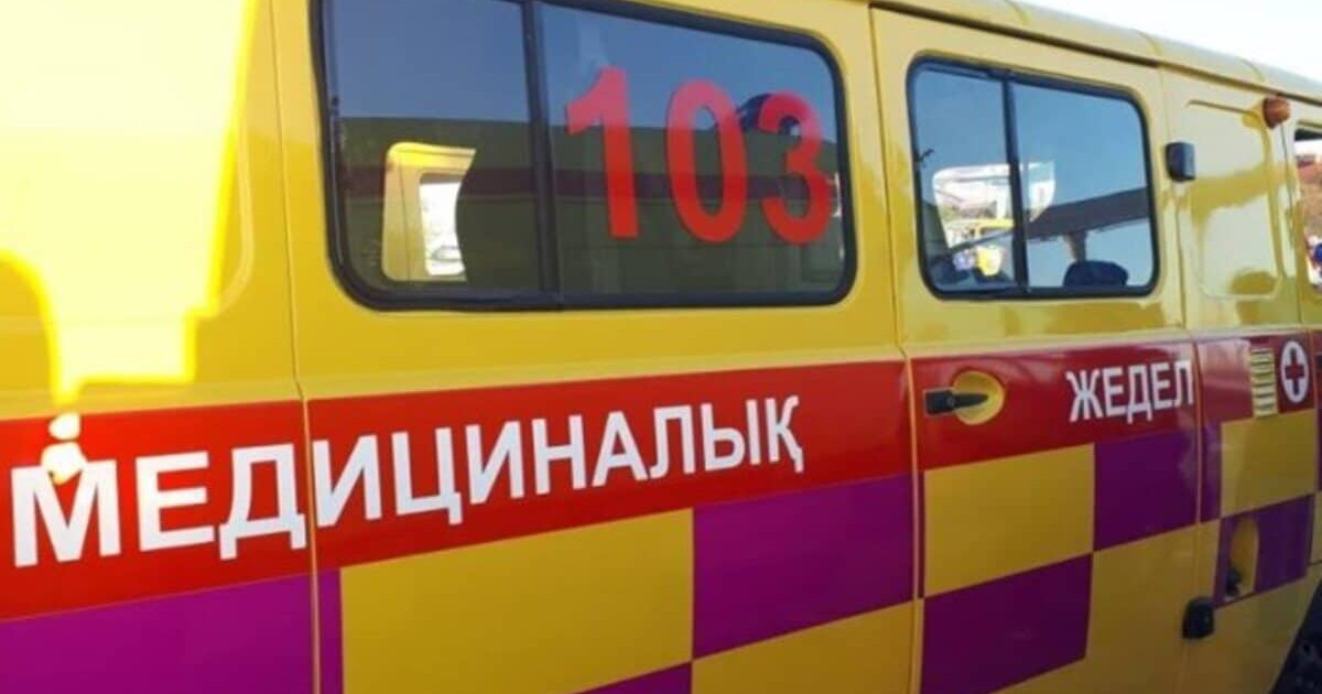 Өскеменде жылы аялдаманың шынысы қыздың үстіне құлап кетті