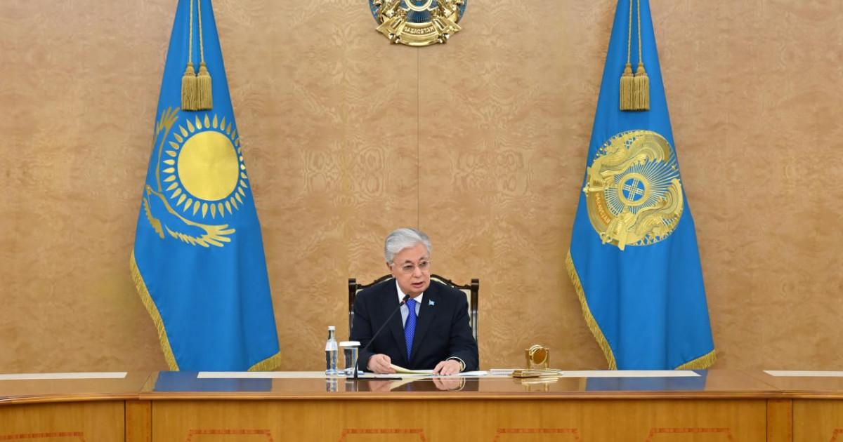 Президент Ақтаудағы ұшақ апатына қатысты ақпараттық арандату мен фейкке жол бермеу маңызды екенін айтты