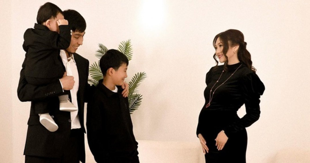 «Райымбектің ұрпағын көбейту бұйырыпты»: Ерке Есмахан тағы сәби күтіп жүргенін айтты