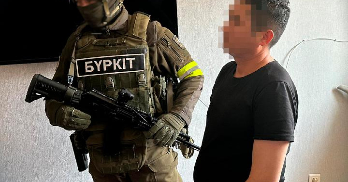 ҰҚК үш қазақстандықты қамауға алды