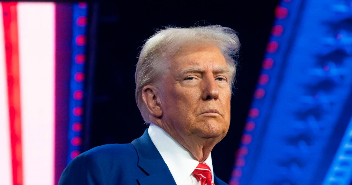 АҚШ-та 18 штаттан құралған коалиция Дональд Трампты сотқа берді