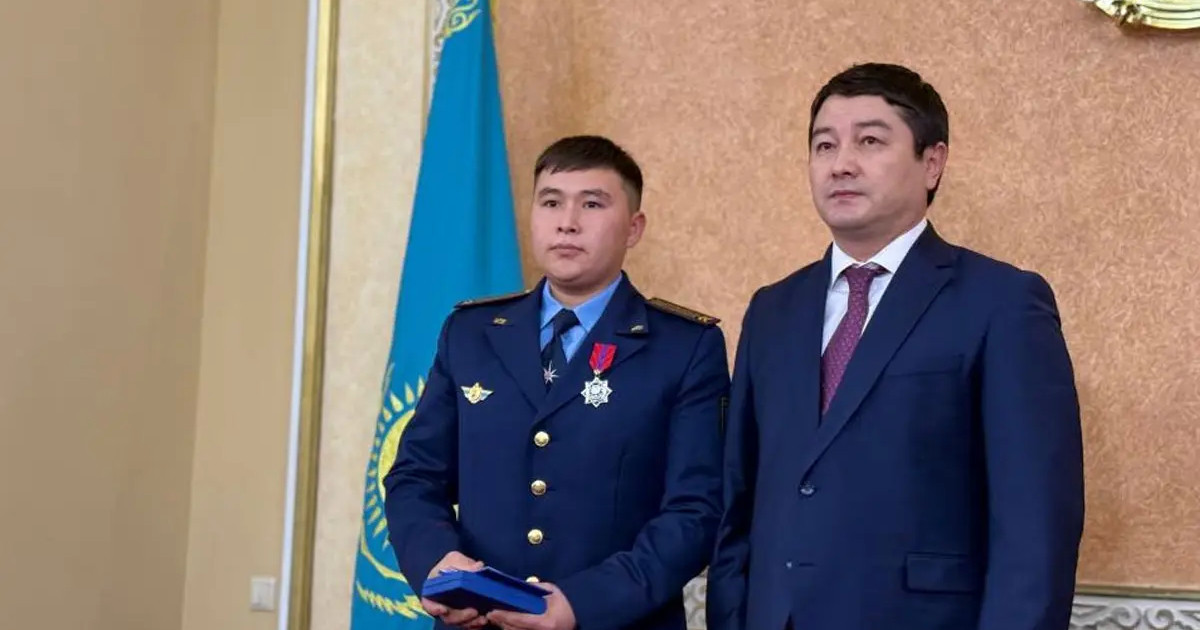 Ақтаудағы ұшақ апаты кезінде көмек көрсеткен адамдар мемлекеттік наградамен марапатталды