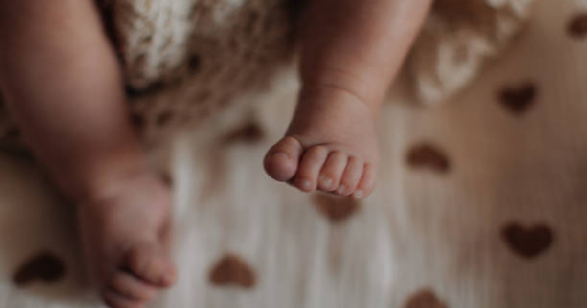 Алматыда жаңа туған сәбиін көшеге тастап кеткен әйел ұсталды