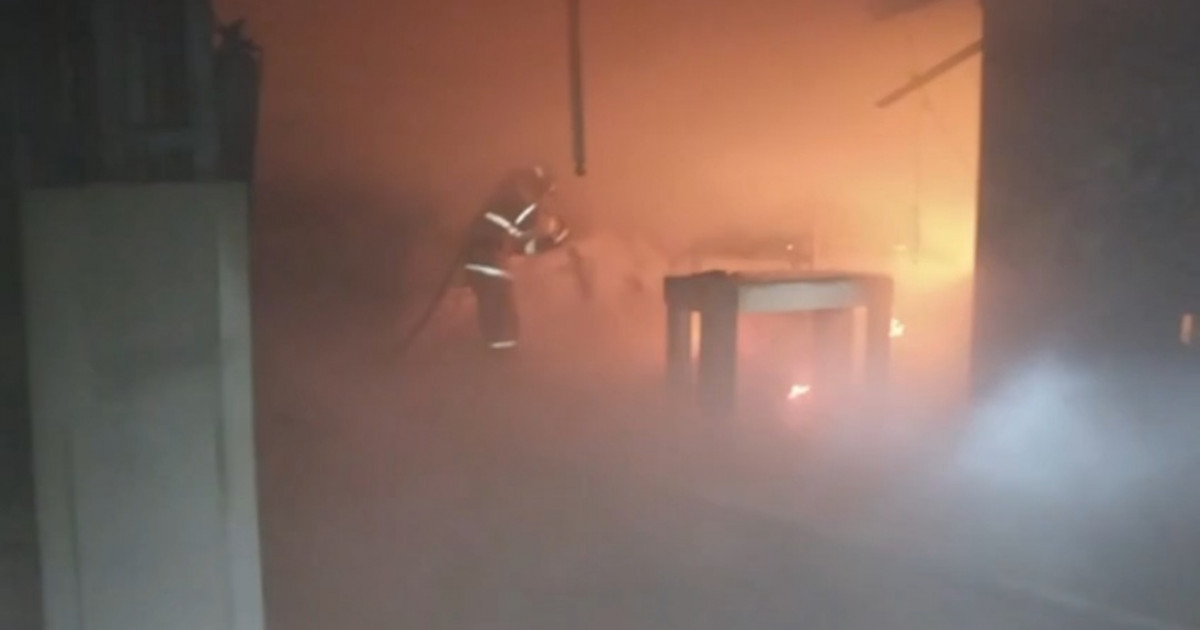 Астанада жиһаз цехы өртке оранды (видео)