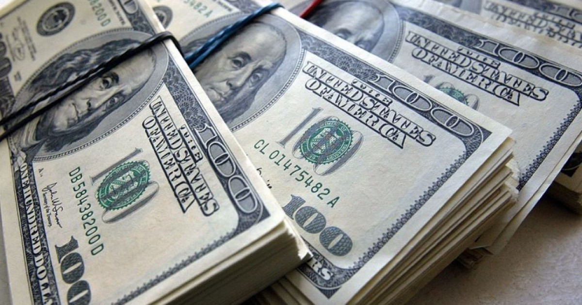 Доллардың шарықтап кетуі елді алаңдатады – Сенат депутаты Айгүл Қапбарова