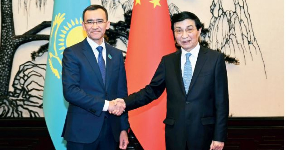 Мәулен Әшімбаев және палатаның бір топ депутаты Қытай Халық Республикасына ресми сапармен барды