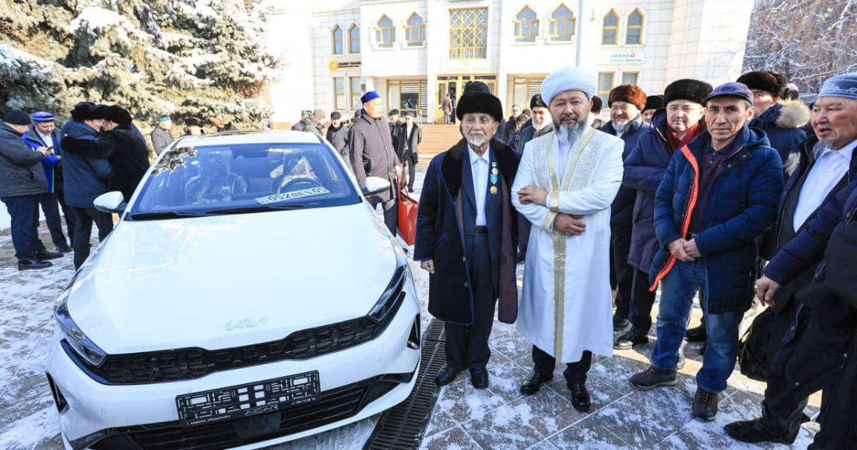 Мүфтият бұрынғы бас мүфтиге көлік мінгізді
