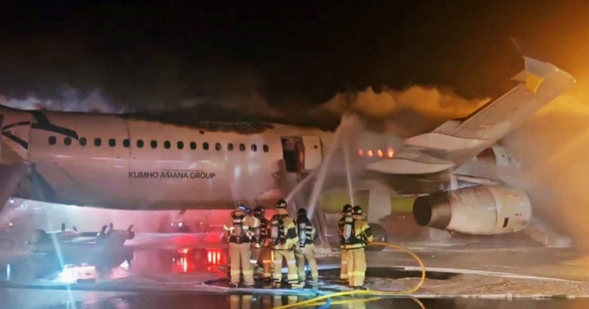 Оңтүстік Кореяда 167 жолаушысы бар ұшақ өртенді