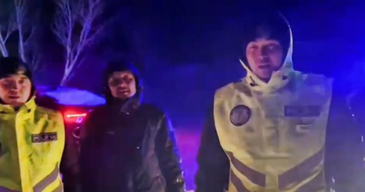 Полицейлер боран кезінде орманда жоғалып кеткен адамды тапты