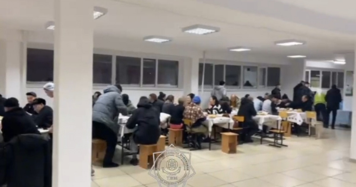 Ұлытау облысында жолда қалған 50 жолаушы құтқарылды (видео)