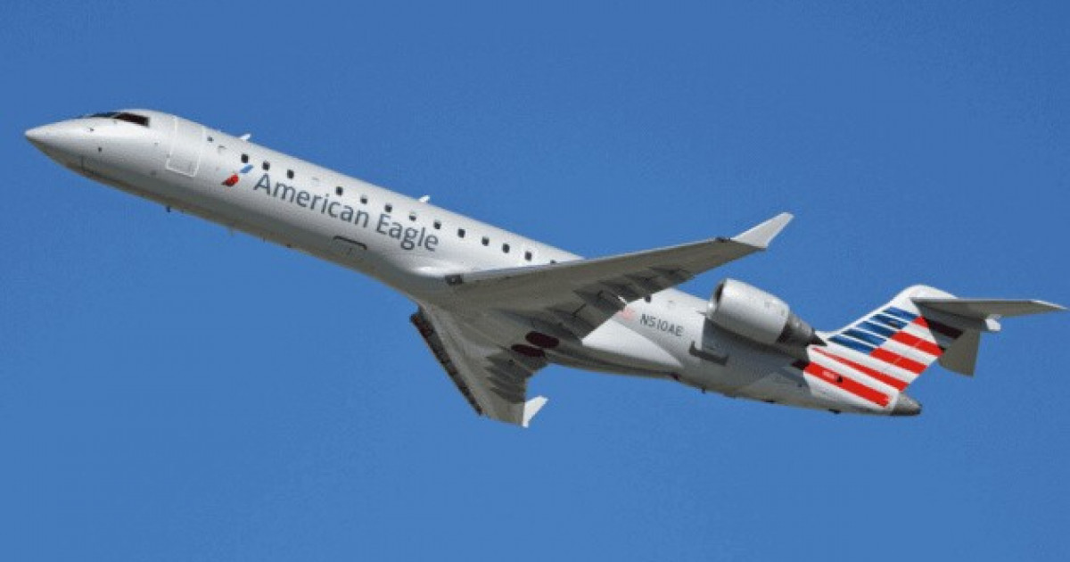 Вашингтонда ұшақ пен тікұшақ соқтығысып, өзенге құлады