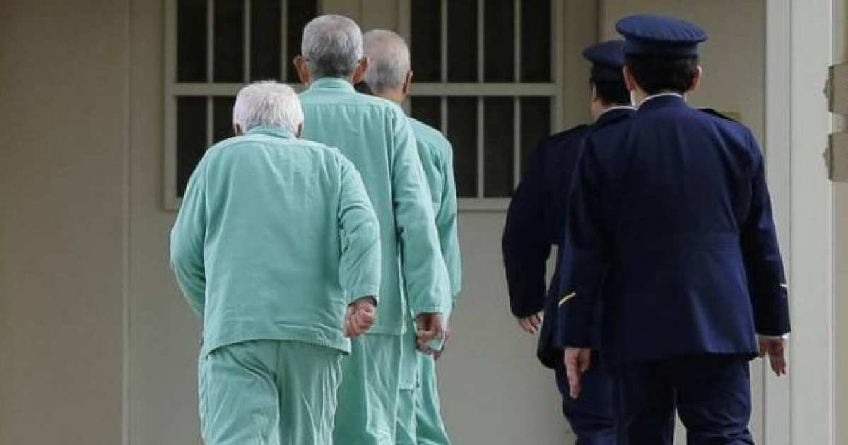 Жапонияда егде жастағы адамдар жаппай түрмеге түсіп жатыр