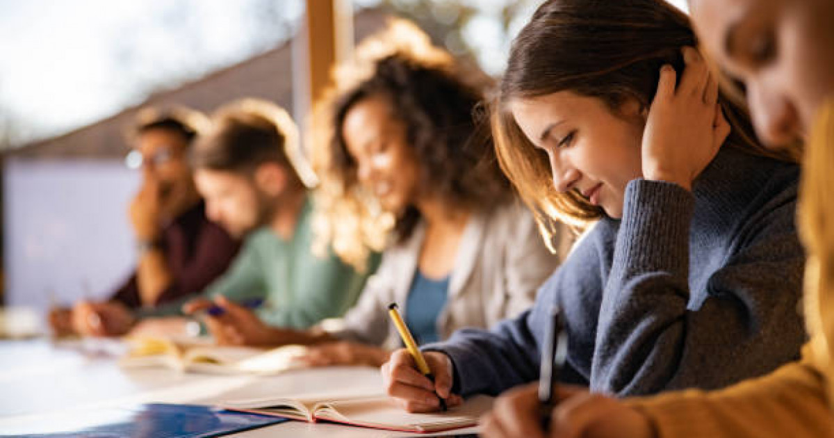 Жастардың белсенді, тәртіпті, білімпаз, еңбекқор болғанын қалаймын – Мемлекет басшысы