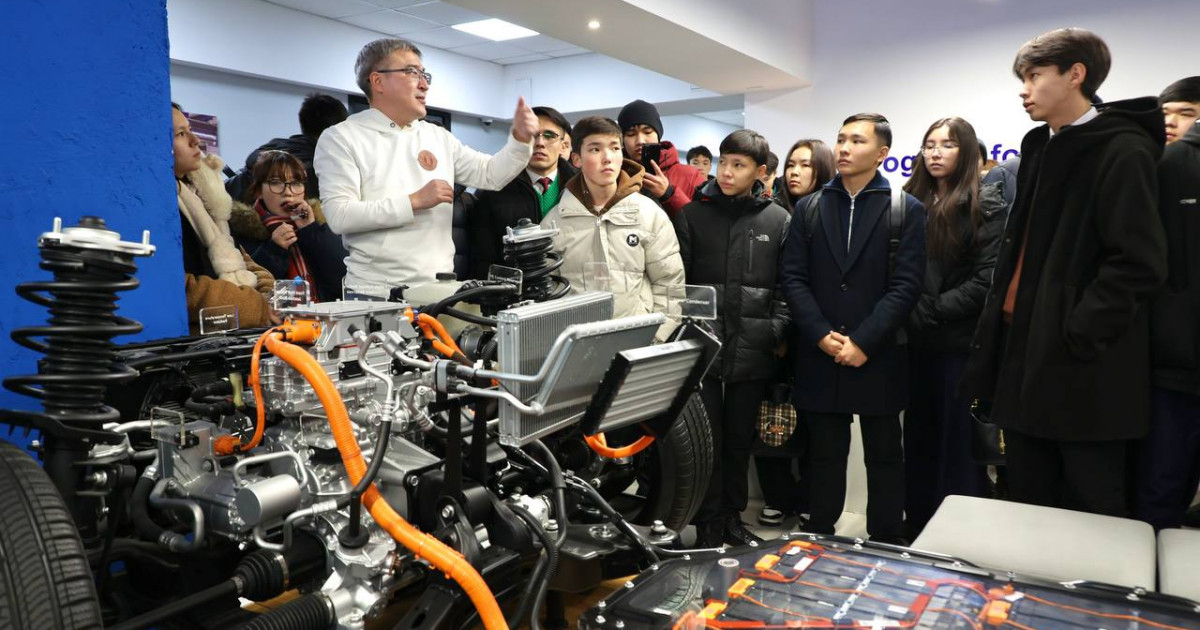 Жұмысшы және техникалық мамандықтарды танымал ету: оқушыларға арналған семинар өтті