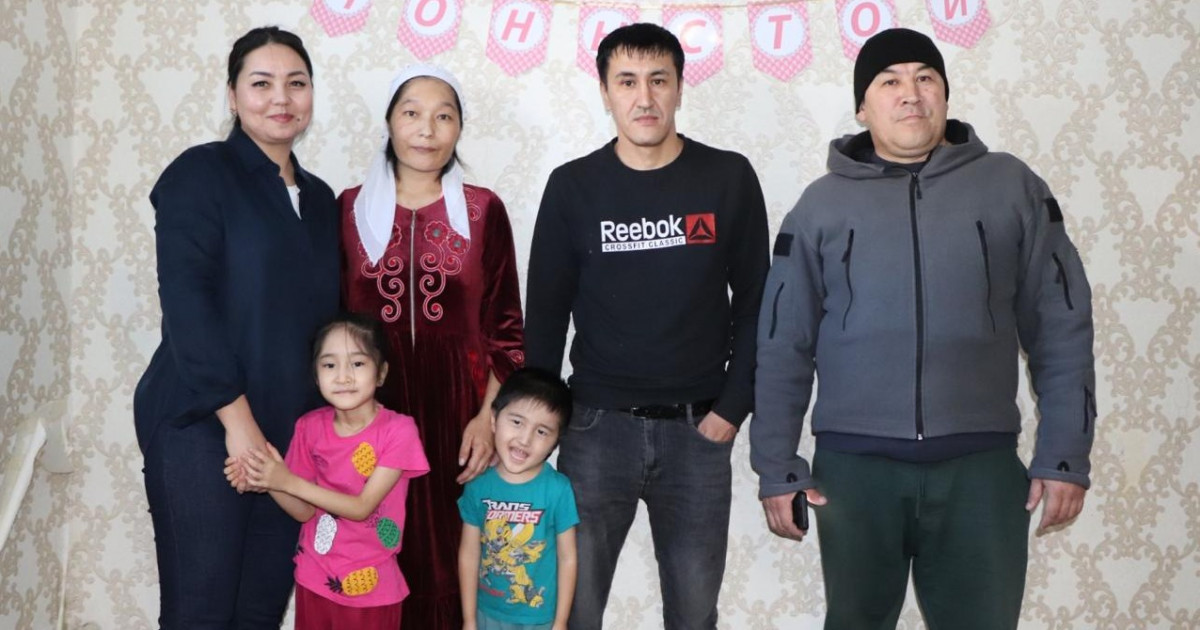 «AMANAT» партиясының мүшесі жас отбасының баспаналы болуына көмектесті