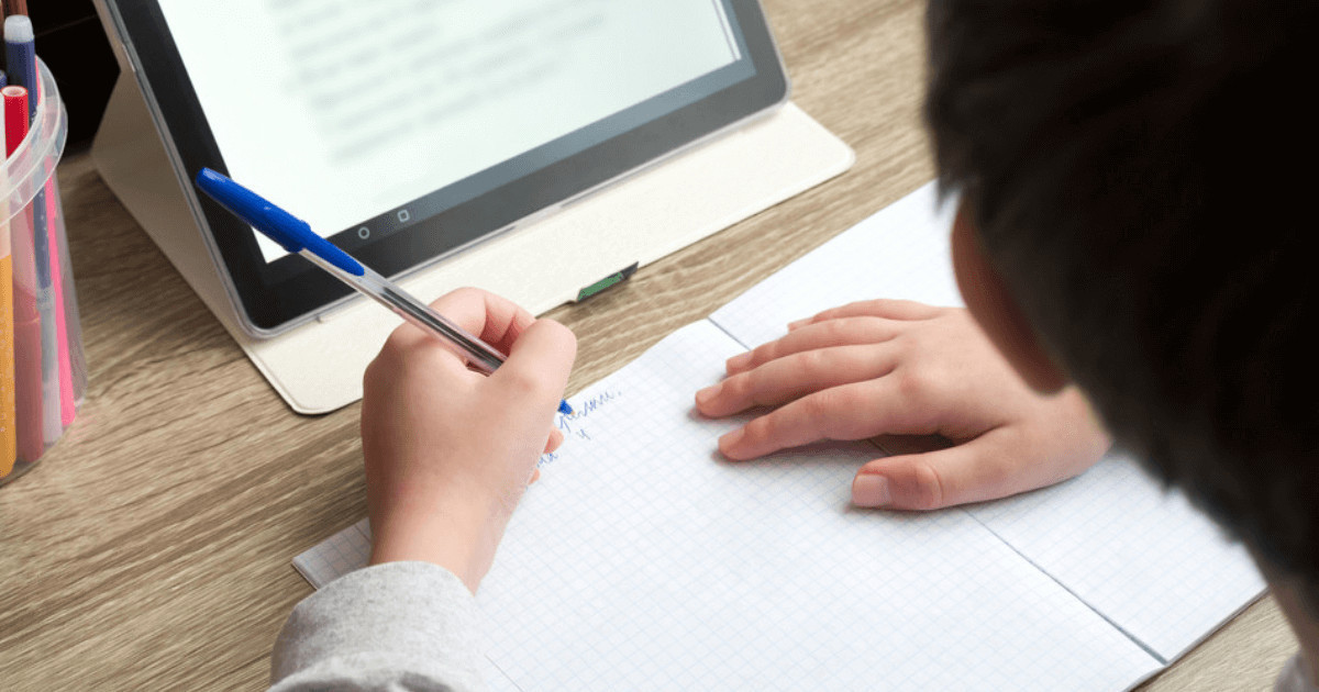 Астанада екінші ауысымдағы оқушылар онлайн оқиды