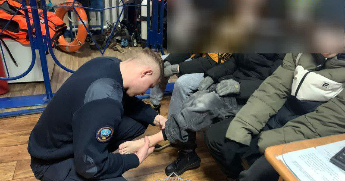 Құтқарушылар үш баланы қауіп-қатерден сақтап қалды