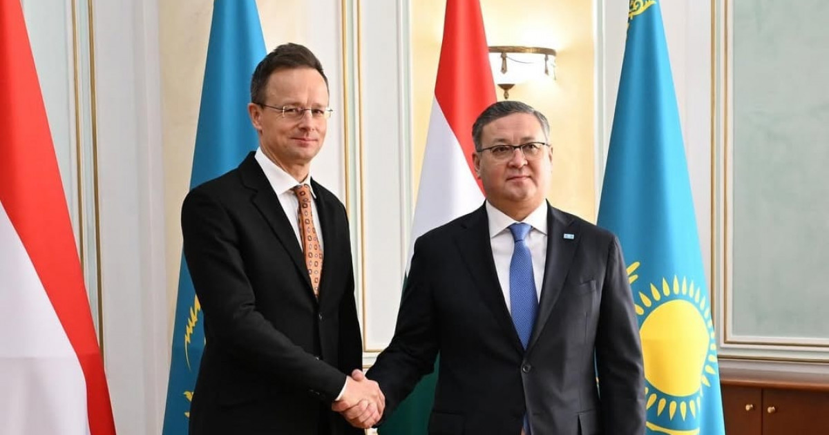 Мұрат Нұртілеу Мажарстанның сыртқы істер министрімен келіссөз жүргізді