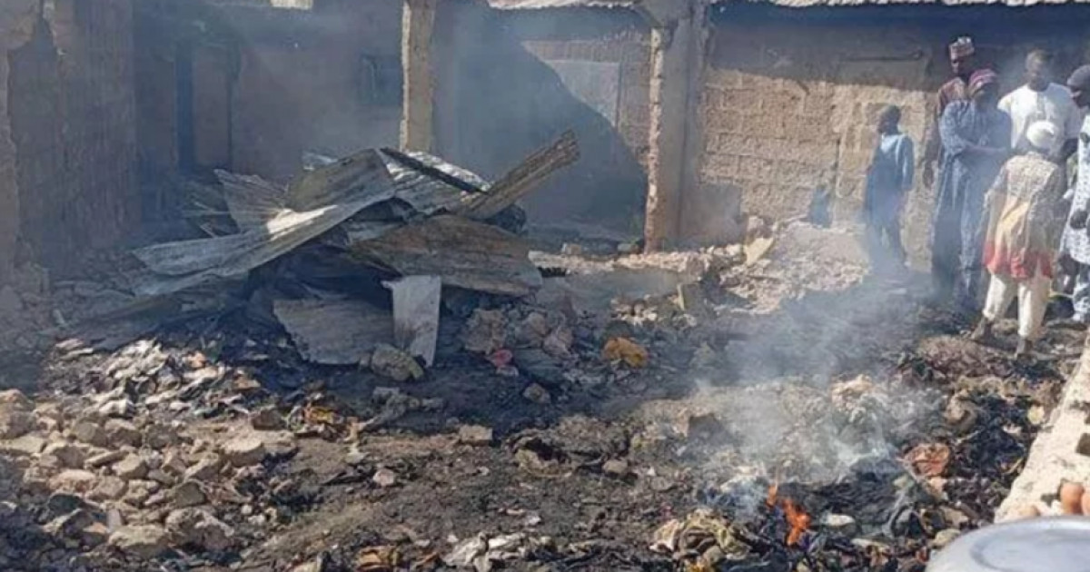 Нигерияда мектеп өртеніп, 17 бала тірідей жанып кетті