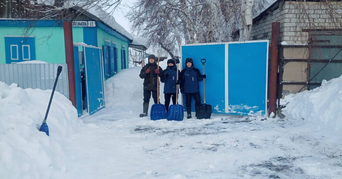 Оқушылар 85 жастағы әжеге дер кезінде көмекке келіп, аман алып қалды