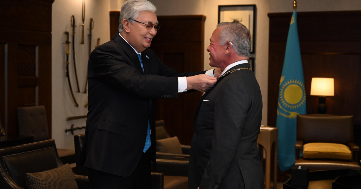 Президент Иордания Короліне ең жоғары мемлекеттік награданы табыстады