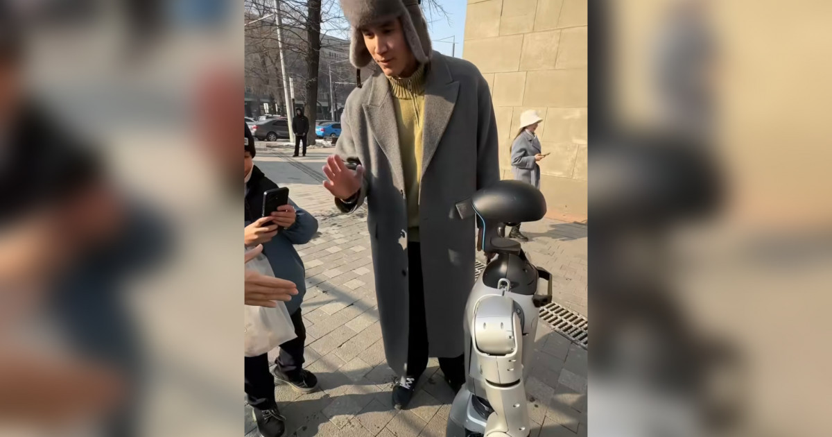 Тек қазақша түсінетін роботтар алматылықтарды таңғалдырды