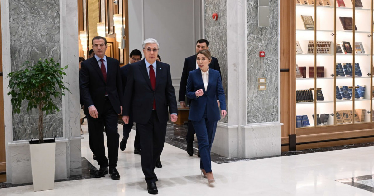 Тоқаев Президент Архивінің жаңа ғимаратына барып, мұрағат жұмысымен танысты