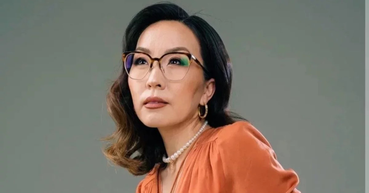 «Әйелін қызғанатын еркектер - өзіне cенімсіз еркектер»: Дина Төлепбергеннің сөзі қызу талқыға түсті