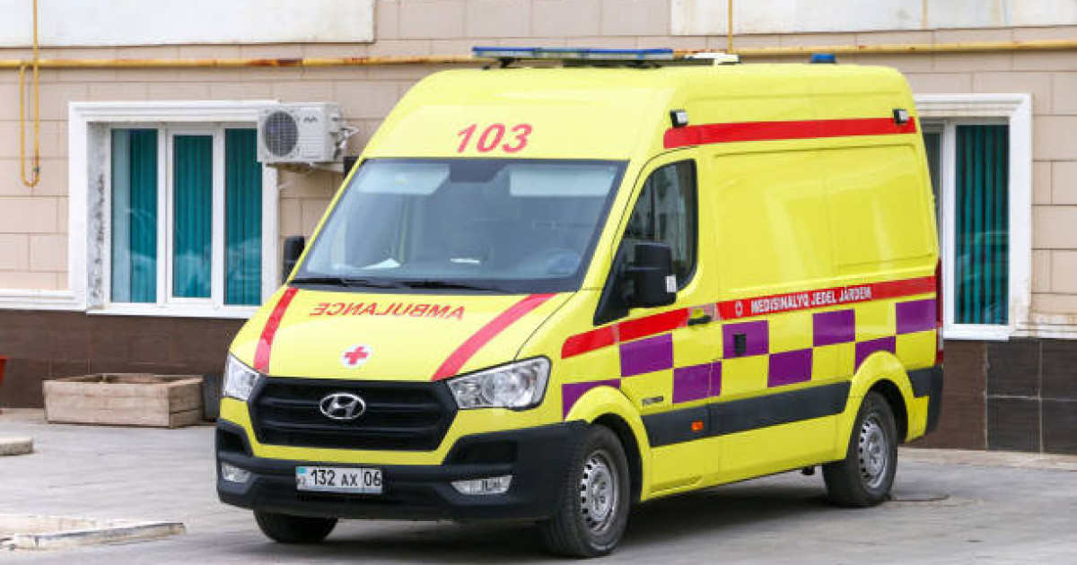 Ақтауда 11 жастағы бала ыстық су толы шұңқырға құлап кетті (видео)