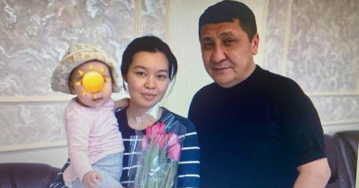 Алматы әуежайында кепілге алынған қызметкер құтқарушысын қонаққа шақырды