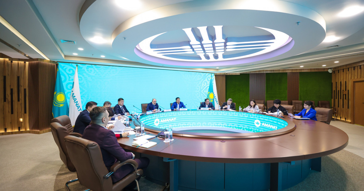 «AMANAT» партиясында әкімдіктер мен депутаттардың сайлаушылар алдындағы жауапкершілігі туралы айтылды