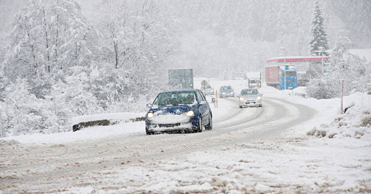 Ауа райы бұзылып, еліміздің 2 облысында жол жабылды