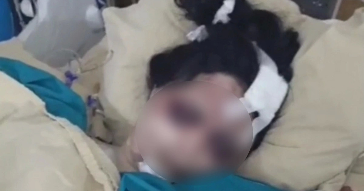 «Балта мен арматура қолданған»: күйеуі әйелін екі баласының көзінше ұрған