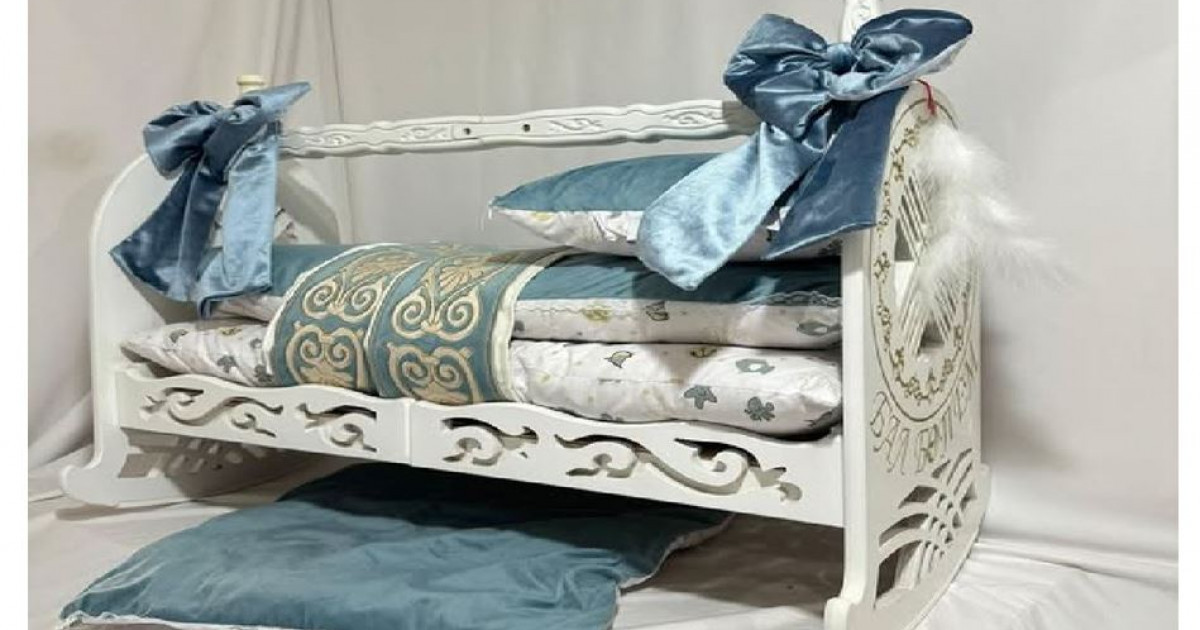 Бесік іздеп жүрміз