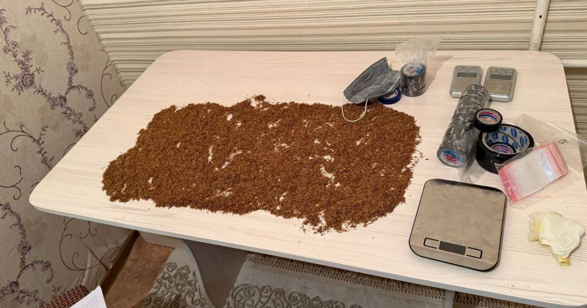 Есірткі тасып жүрген курьер ұсталды