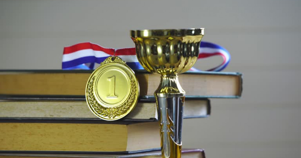 Оқушыларға 32 ректор гранты табыс етілді