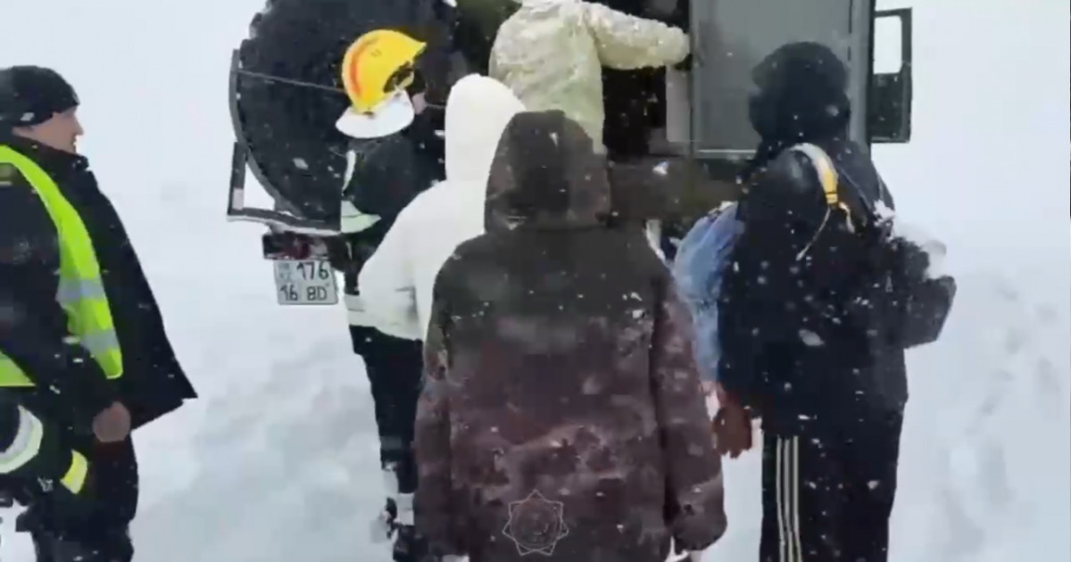 ТЖМ құтқарушылары қар құрсауында қалған 4 адамды құтқарды