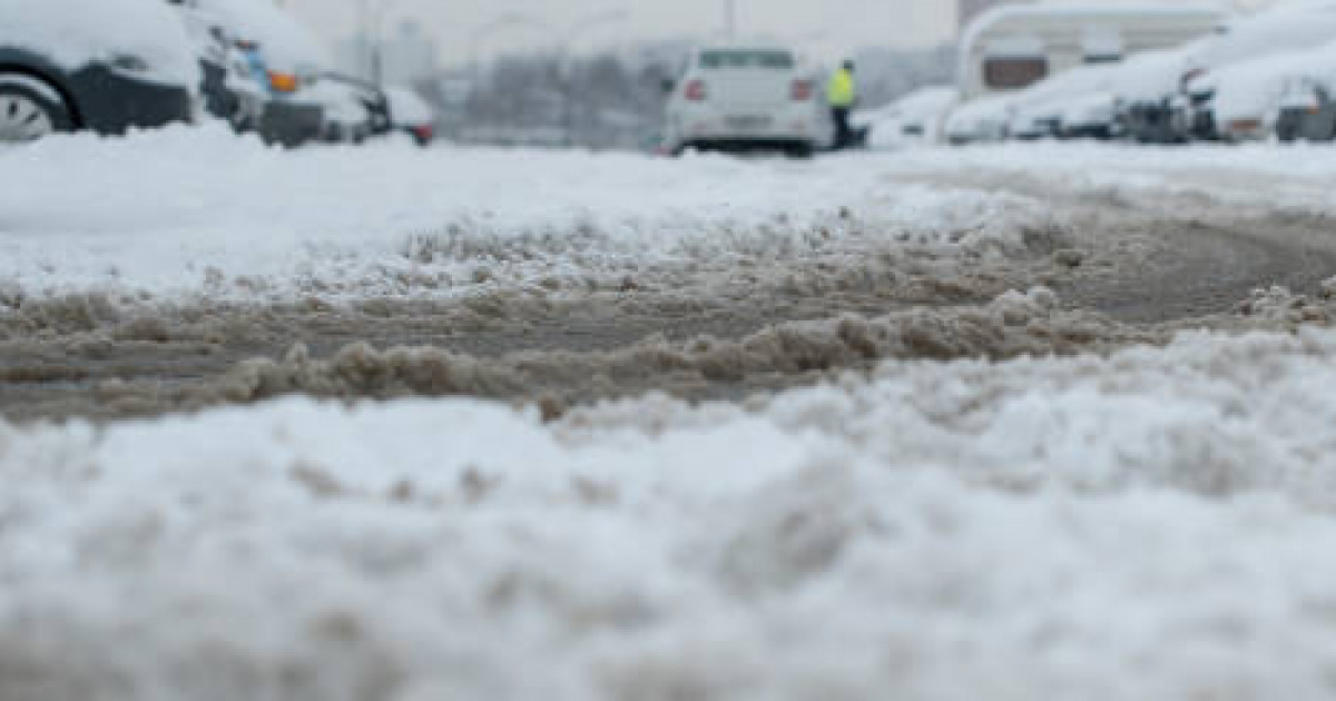 Жиырмадан астам адам қар құрсауынан құтқарылды